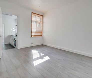 Hagden Lane, Watford - Photo 2