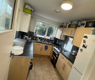 Room in a Shared House, Broadway Avenue, CR0 - Photo 4