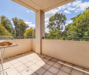 East Perth - Photo 4