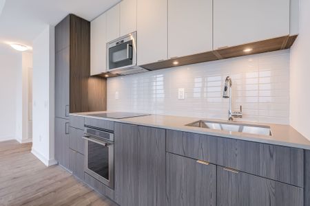 For Lease - 220 Missinnihe Way Unit# 714, Mississauga, Ontario - Photo 4