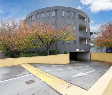 Modern 2-Bedroom Apartment with City Views in Preston - Photo 2