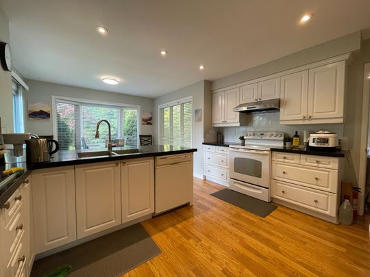 For Lease - 1163 Rosethorne Road Unit# Upper, Oakville, Ontario - Photo 1