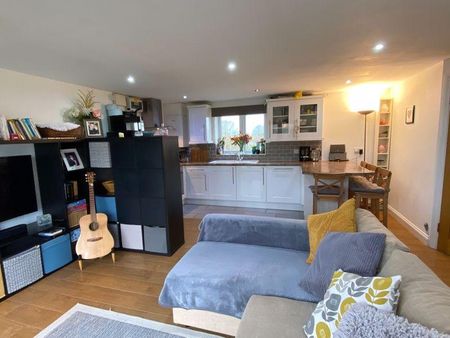 2 bedroom property to rent - Photo 2