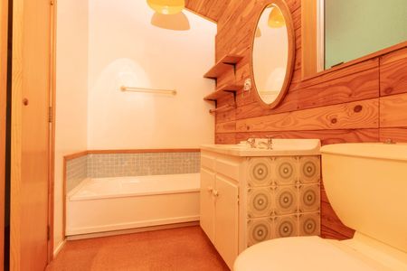 Charming cottage overlooks beautiful bushland - Photo 2