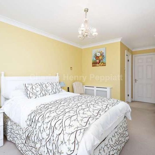 Riverside Gardens, Finchley, N3 - Photo 1
