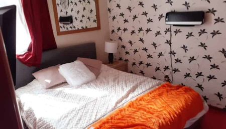 Great One Bedroom Apartment - Photo 3