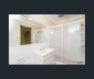 Stylish & Convenient Townhouse in the Heart of Penrith - Photo 6