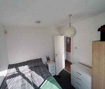 Room in a Shared House, Cardigan Road, RG1 - Photo 5