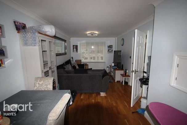 3 bedroom semi-detached house to rent - Photo 1