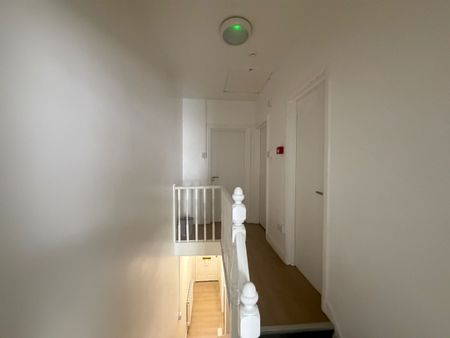 4 Bed Terraced House, Hawthorn Road, N18 - Photo 2