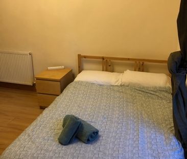 Room in a Shared Flat, Home Street, EH3 - Photo 4