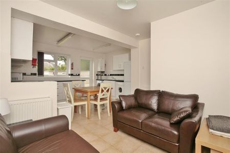 4 bedroom terraced house to rent - Photo 5