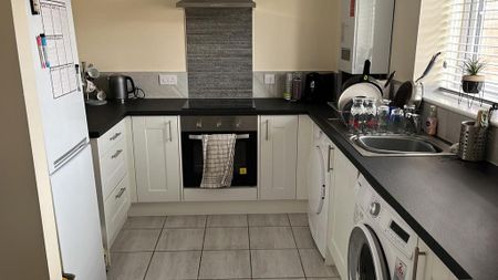 2 bedroom flat to rent - Photo 4