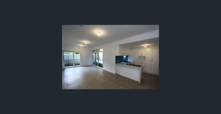 Modern 2-Bedroom Townhouse in Prime Location – Low Maintenance Living! - Photo 4