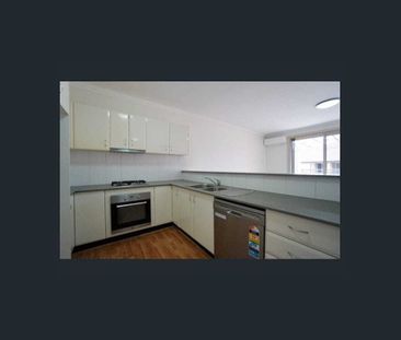 Modern Unit - Photo 3