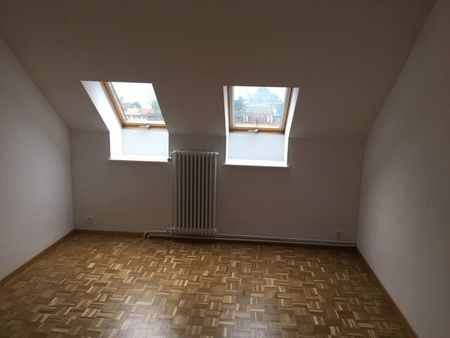 APARTMENT WITH BALCONY CLOSE TO ALL AMENITIES - Foto 2