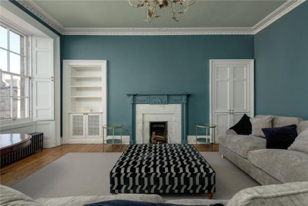 3 bedroom apartment to rent - Photo 2