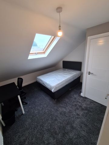 6 Bedroom House To Rent - Photo 4