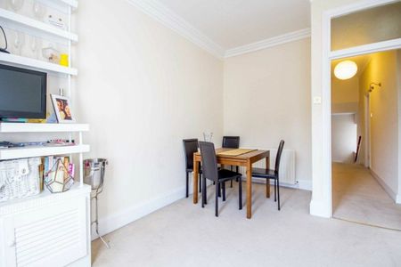 St. Johns Wood High Street, St. John's Wood, NW8 - Photo 2