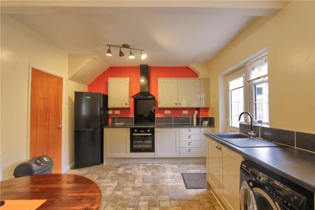 3 bedroom terraced house to rent - Photo 5