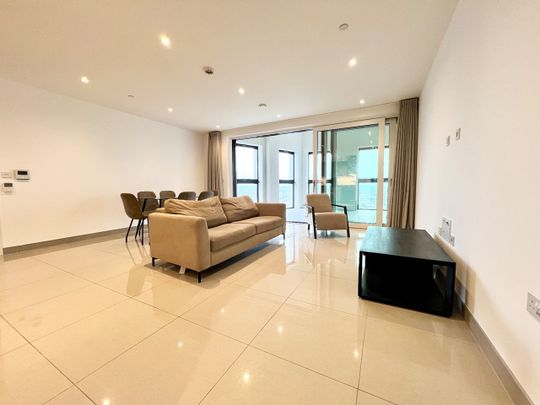 3 Bed Flat, Conquest Tower, SE1 - Photo 1