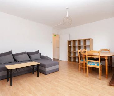 3 bedroom flat in London - Photo 5