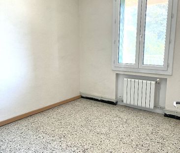 Location Appartement 4 pièces 98m² - Photo 3