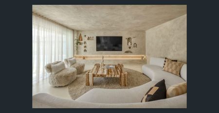 Relaxed Family Living in a Sought-After Burleigh Waters Location - Photo 3