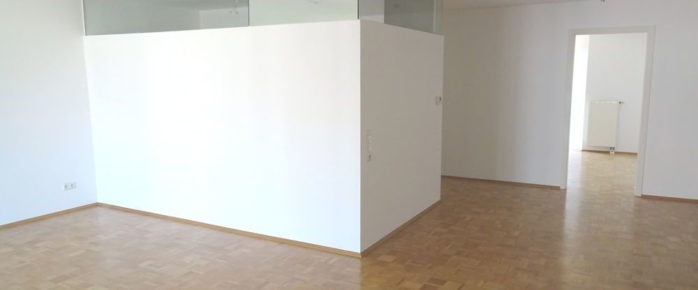 Lichtdurchflutete 3-Zimmer-Wohnung mit 2 Balkonen, TG-Stellplatz und Aufzug - Photo 1