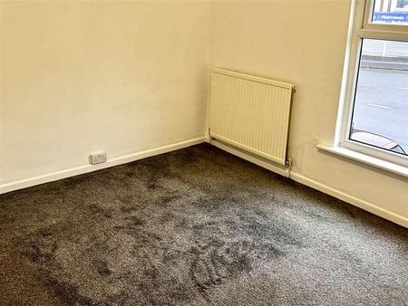 Ormskirk Road, Wigan, WN5 - Photo 4