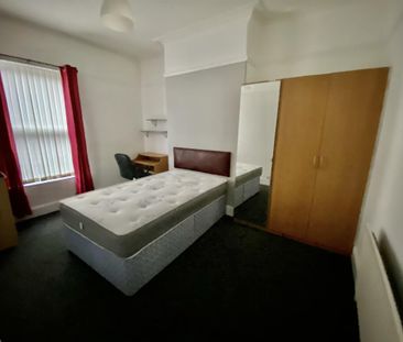 1 bedroom in a house share to rent - Photo 6