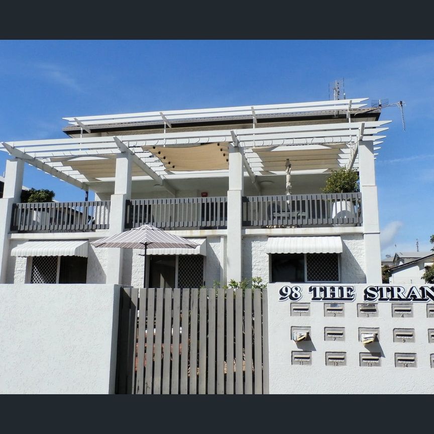 8/98 The Strand, North Ward, Qld 4810 - Photo 1