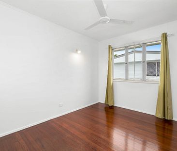 38 Merle Street, Carina. - Photo 5