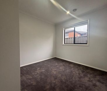 Modern and Spacious 4-Bedroom Family Home with 2 Bathrooms and Doub... - Photo 4