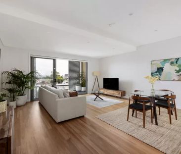 Refined apartment in central Earlwood village - Photo 5