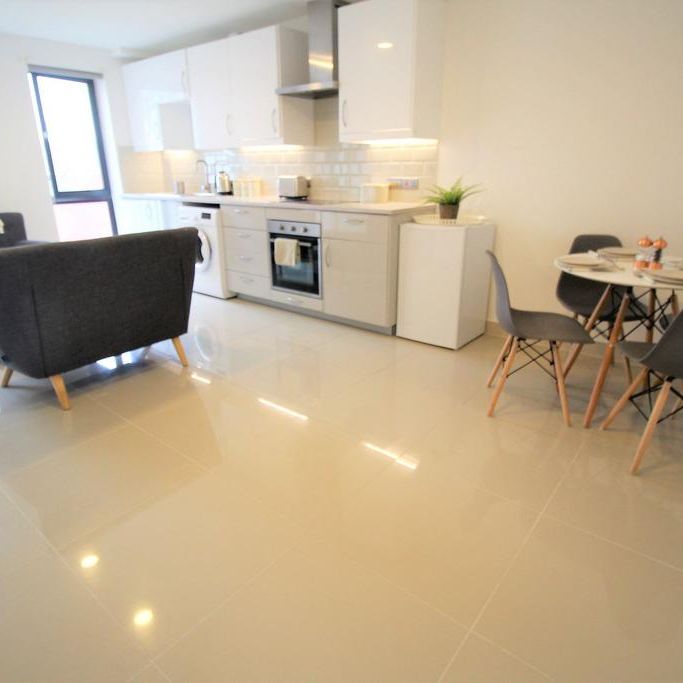 3 bedroom flat to rent - Photo 1