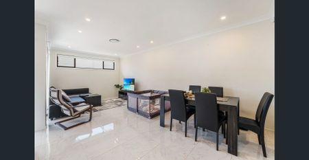 Modern Family Home in Prime Edmondson Park Location! - Photo 2