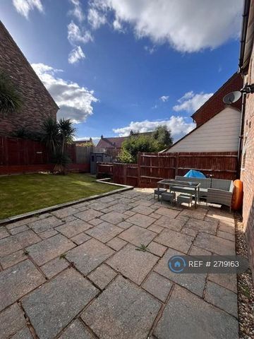 3 bedroom semi-detached house to rent - Photo 3