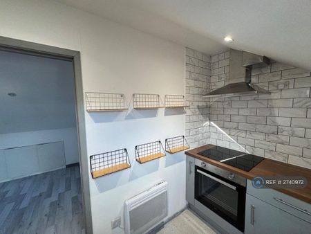 1 bedroom flat to rent - Photo 2