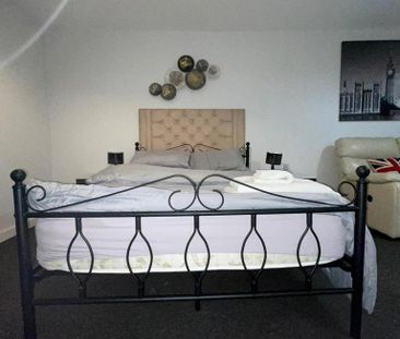 Studio to rent - Photo 6