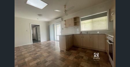 RELAXED LAKESIDE LIVING MADE EASY - Photo 4