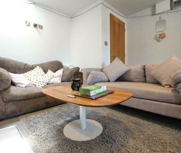 3 bedroom flat to rent - Photo 1