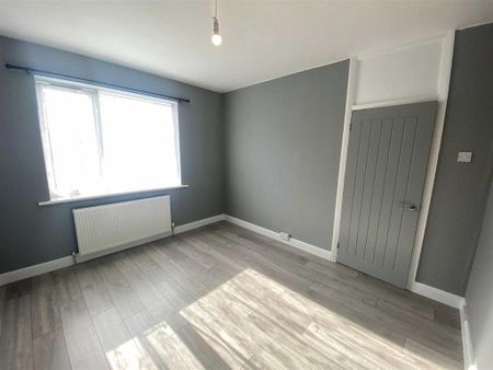 2 bedroom maisonette to rent - Photo 2