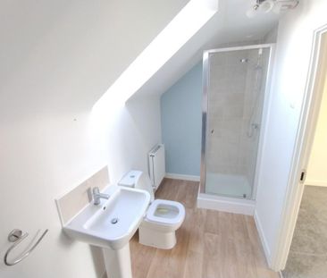 3 bedroom semi-detached house to rent - Photo 3