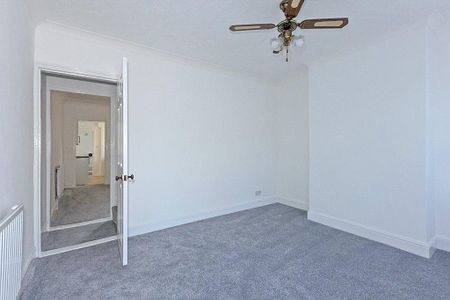 3 bedroom link detached house to rent - Photo 3