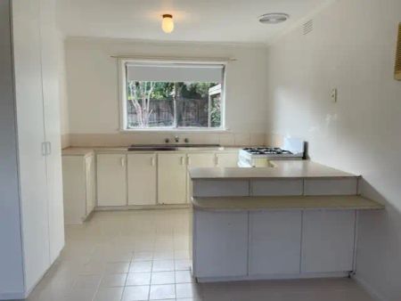 “Family home with surrounding Parklands” - Photo 3