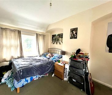 Southway, Guildford, Surrey, GU2 8DH - Photo 2