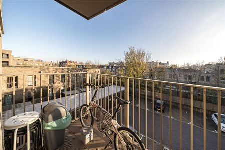 Adenmore Road, London, SE6 4BL - Photo 5