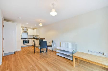 2 bedroom flat to rent - Photo 4