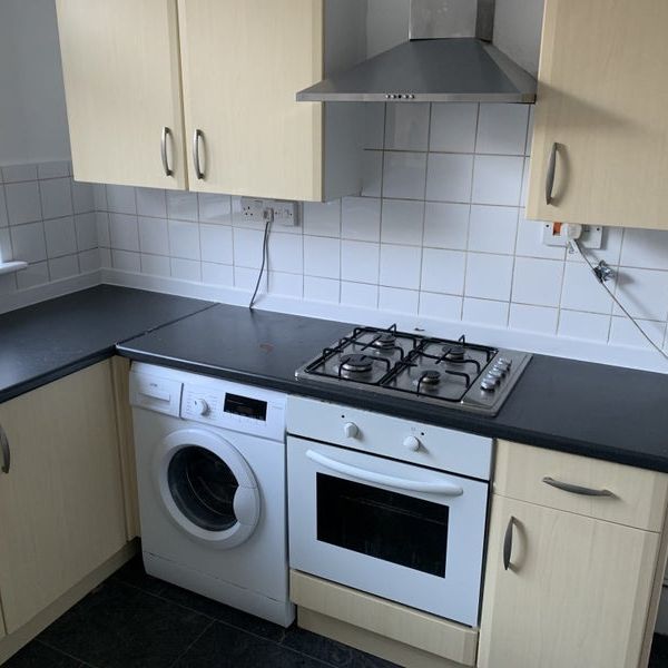 Room in a Shared House, Cedar Road, NG7 - Photo 1